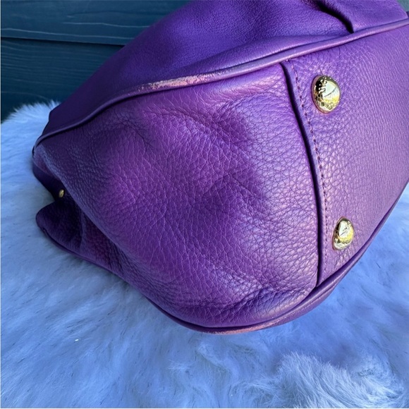 Michael Kors Purple Leather Shoulder
Bag with Gold Hardware Bedford - Picture 8 of 11
